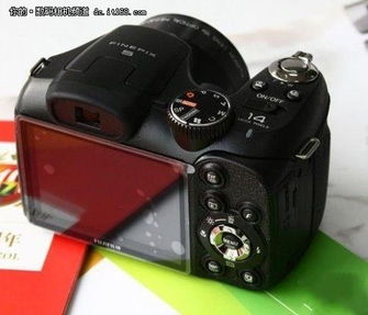 小长焦卡片数码相机 富士S2900售价1280元